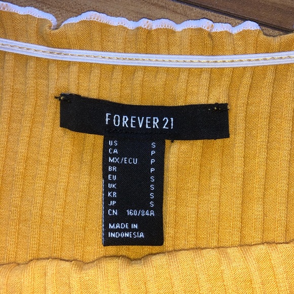 Forever 21 ribbed off the shoulder top! - Picture 3 of 4